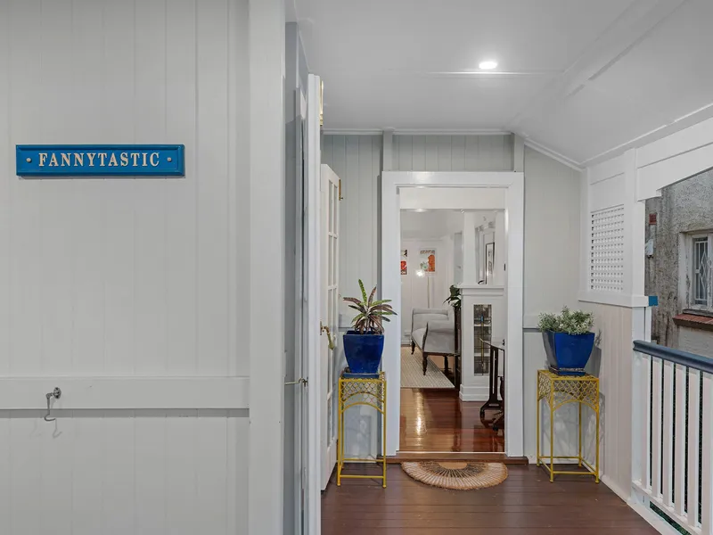 IMMACULATE FAMILY HOME SUITABLE FOR A SHORT TERM LEASE