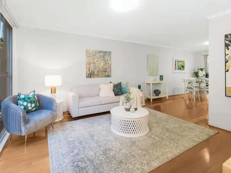 Courtyard & Kitchen Island & Quiet & Spacious & All Timber Floor & Split Level