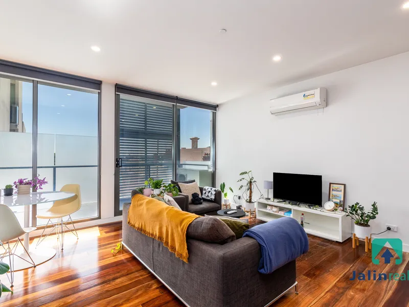 READY TO MOVE - Awesome 2 Bedroom Furnished property in Northcote