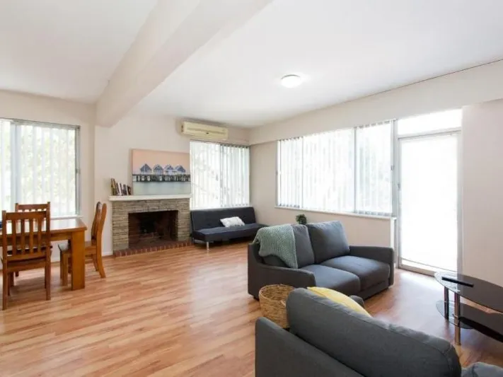 Spacious Immaculate Unit On Broadway