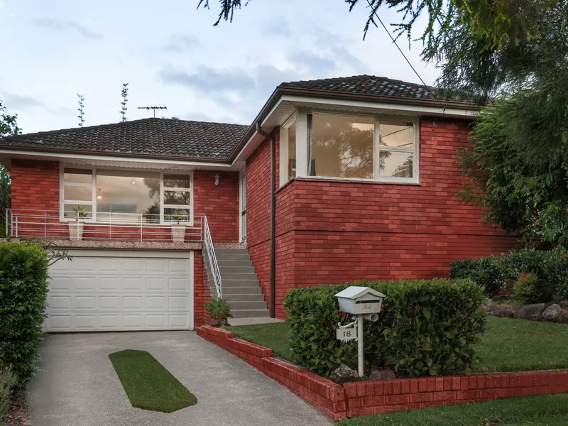 Renovated family home on level parcel with river outlook in cul-de-sac prime locale