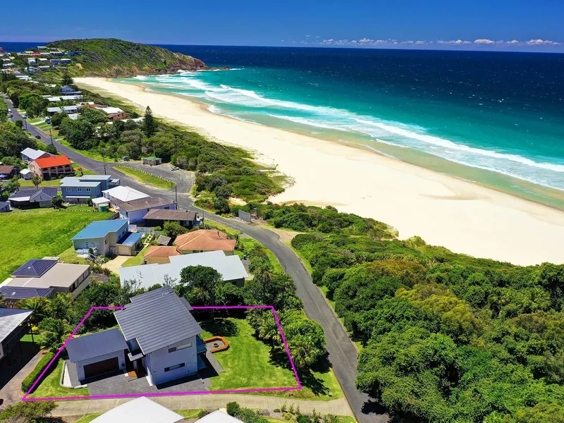 Contemporary beachside living with ocean views