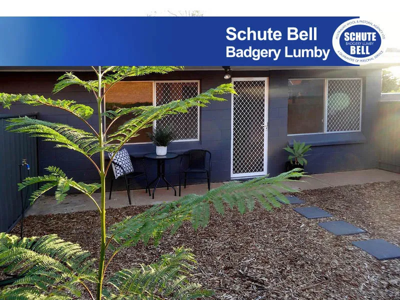 Deluxe on Dandaloo - FULLY FURNISHED