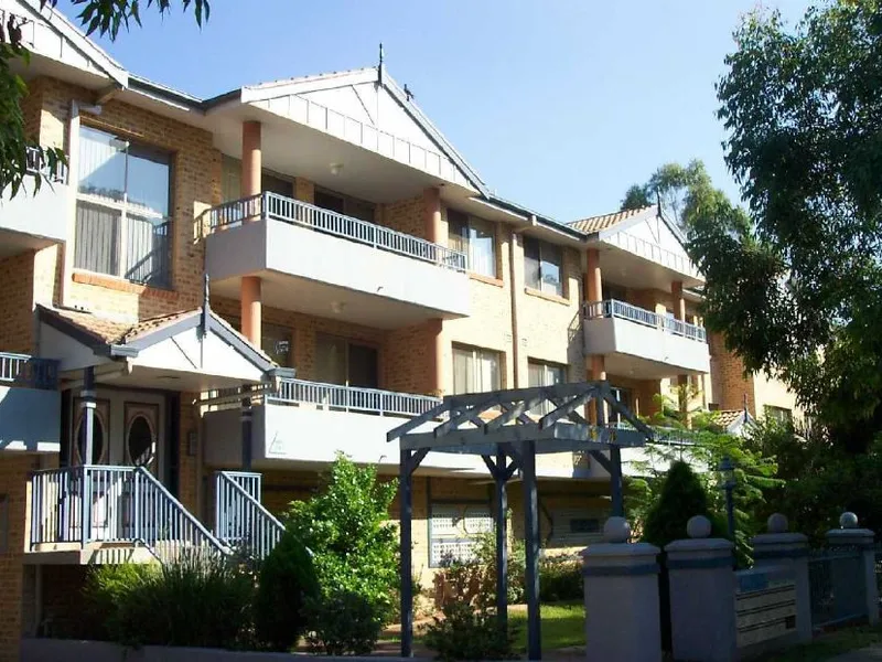 Location, Location, Location! Two Bedroom Top Floor Unit with Gas Cooking!