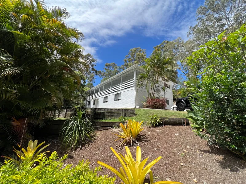 HUGE ROOM TO SPREAD! FULLY FURNSIHED! HINTERLAND ACREAGE!