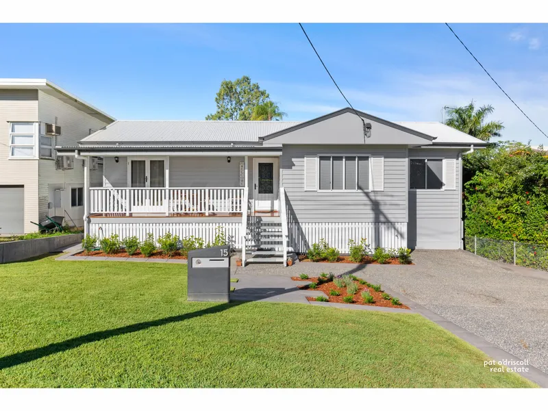Totally Renovated Modern 4 Bedroom/ 2 Bathroom Home on The Range...........