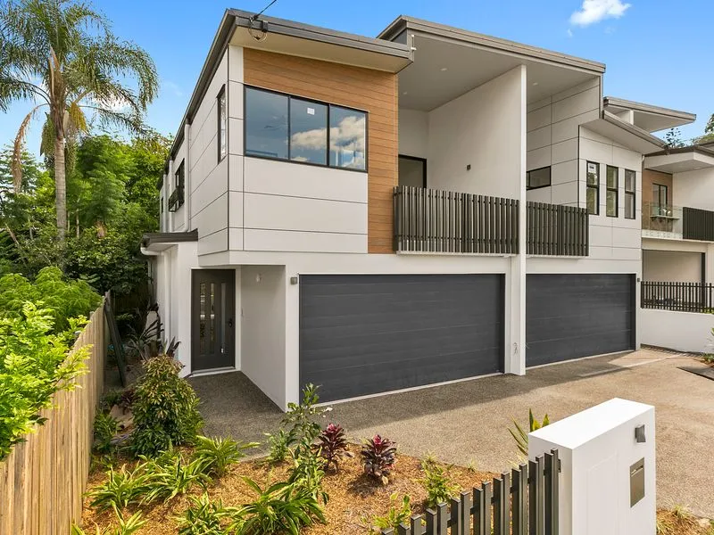 Stunning Four Bedroom Townhouse in Balmoral