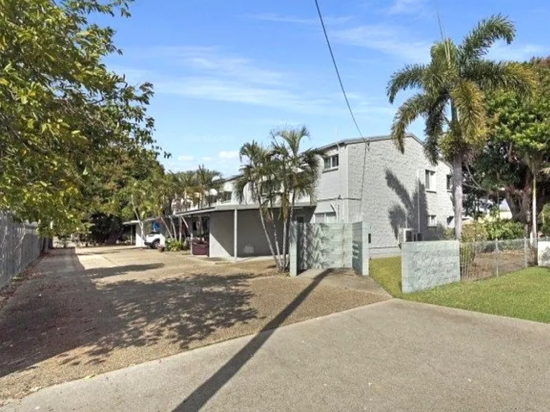 Great Value Townhouse with Excellent Return with Low Body Corp Fees