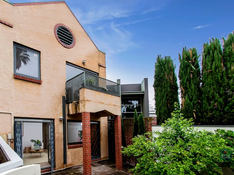 Private and secure rear townhouse in the outstanding Cathedral Precinct.
