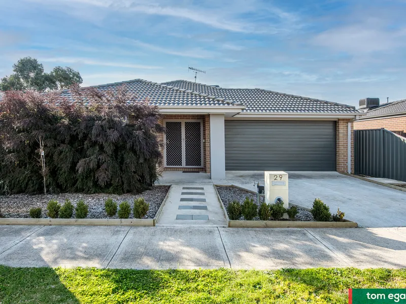 Superb presentation. Just move in and enjoy!