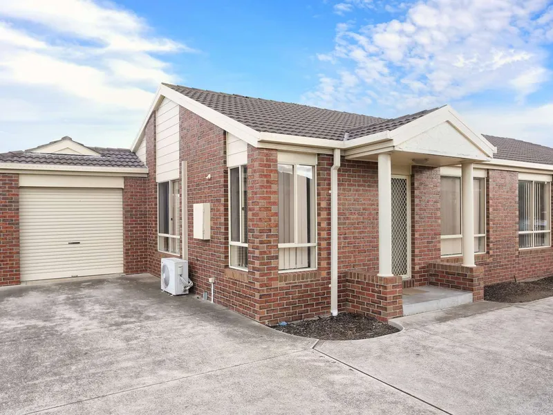 Three bedroom unit in an ideal location