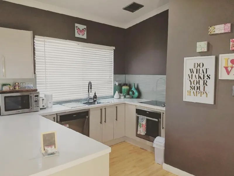 QUIET HILLS RENTAL for a QUIET SINGLE $470 per week GREENMOUNT