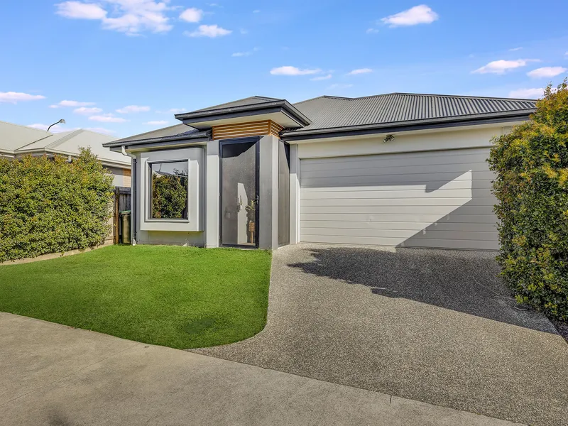Spacious Light Filled Beauty with Natural Bush Backdrop