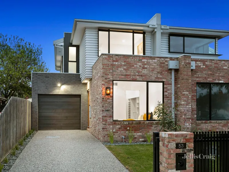 Stunning Contemporary Quality