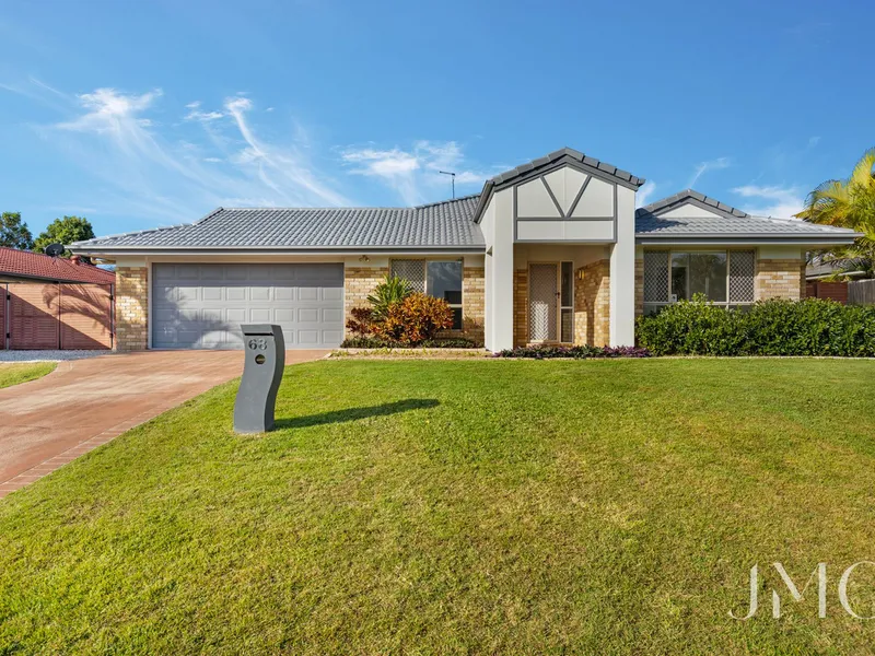 FABULOUS FAMILY HOME WITH POOL
