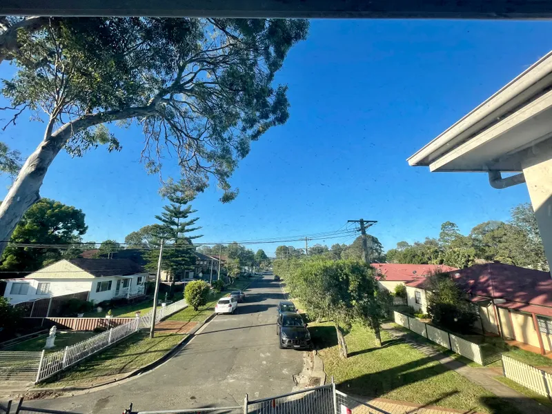 The best view 5 rooms townhouse in Toongabbie