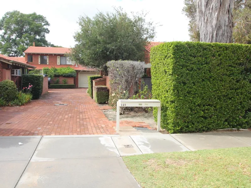 Heart of COMO Cafe precinct.