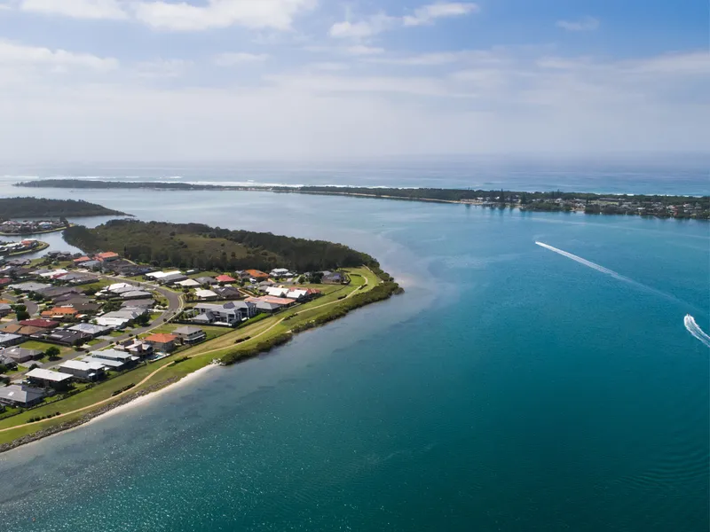 A fantastic home for downsizing! Offered with nothing more to do!