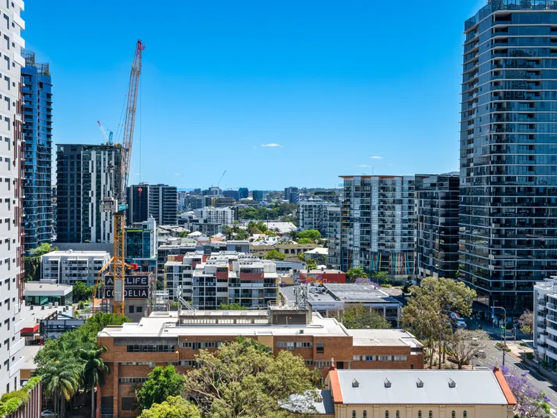 Stylish South Brisbane apartment in the heart of the location