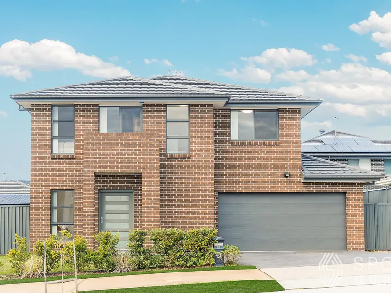 Stunning and Exquisite Family Home in the premium location North Kellyville