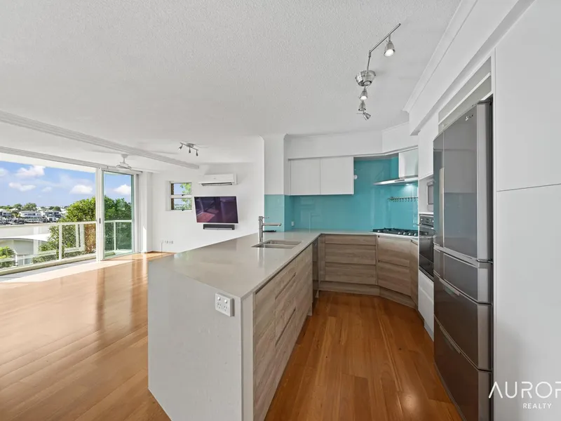 Modern Elegance Meets Convenience in Desirable Teneriffe Location