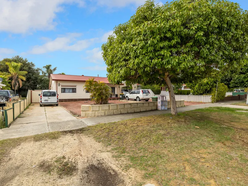 4x1 House in Balga with Dual Driveways