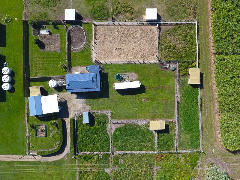 Easy-Living Country Lifestyle Close To Town