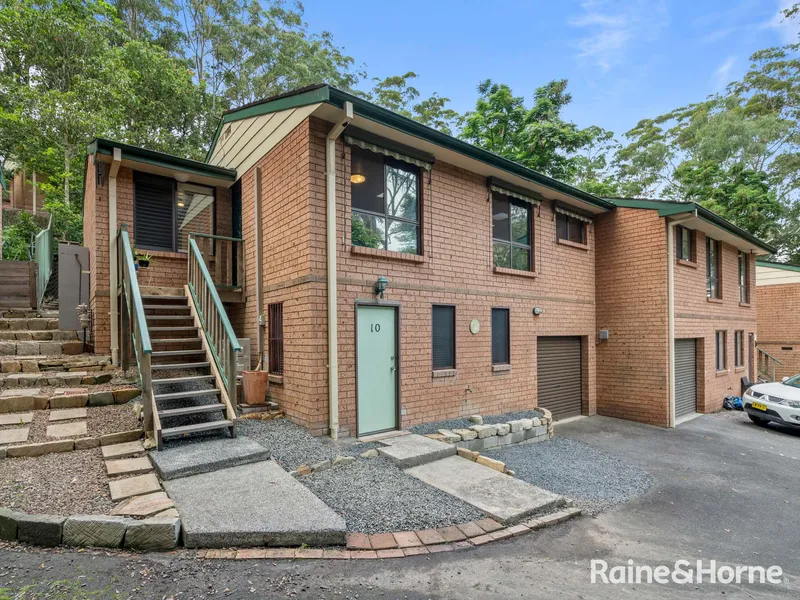 Tranquil Townhouse location with Serene Rain Forest Back Drop