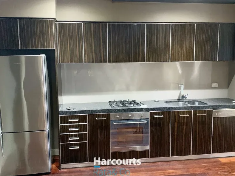 Fully Furnished 2 Bedroom Apartment with Inner City Living