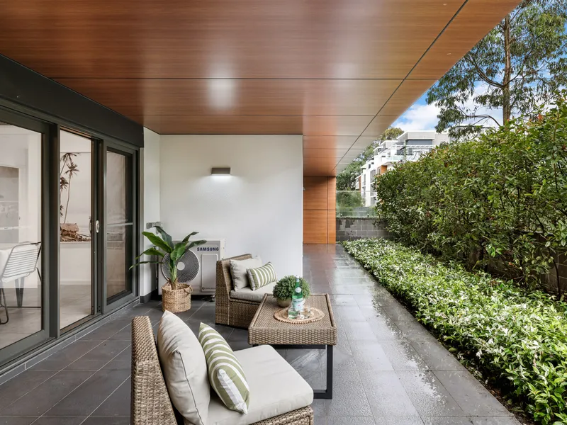 Luxury Courtyard Apartment in a Sublime Setting