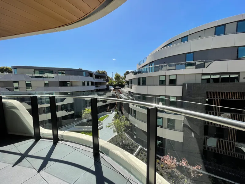 Brand New 2 bedroom apartment enjoy Melbourne’s ONE and ONLY Sky Pool in the heart of Hawthorn East