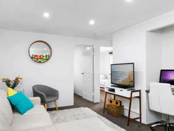 ATTRACTIVE GROUND FLOOR RETREAT