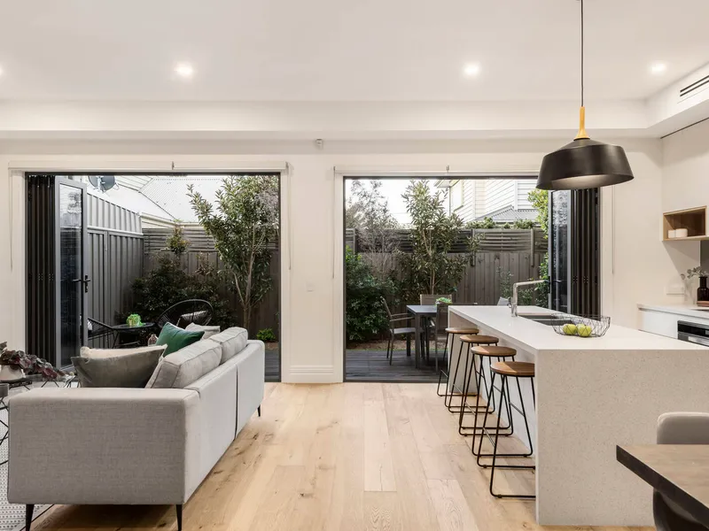 Bayside Benchmark with Brilliant North Sun!