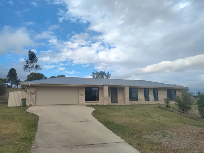 Lowset 4 Bedroom Brick Home in Grantham