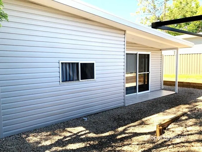 BEAUTIFULLY PRESENTED NEAR NEW GRANNY FLAT