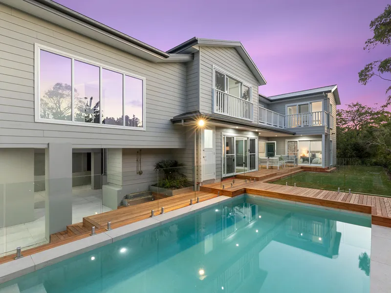 Newly built Hamptons style entertainer's oasis