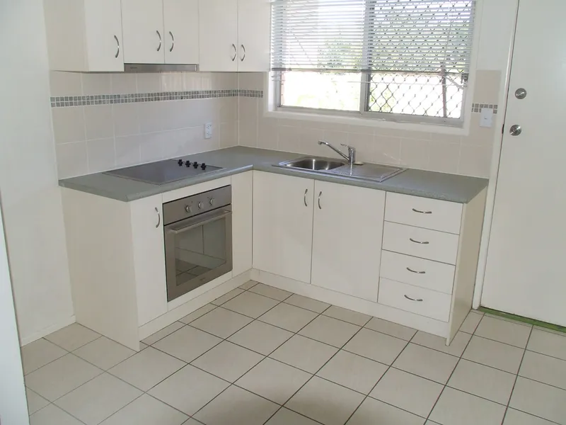 NEAT AND TIDY APARTMENT WITH AIR-CONDITIONING