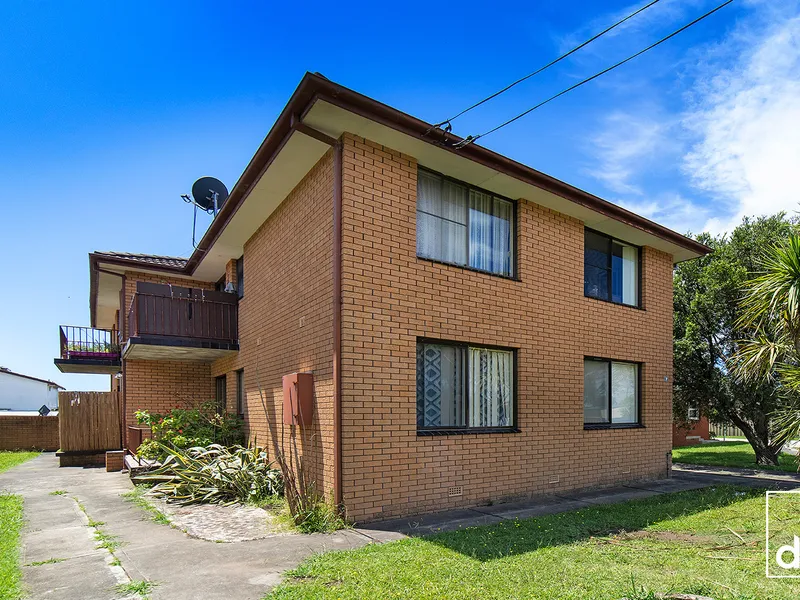 WELL MAINTAINED TWO BEDROOM UNIT