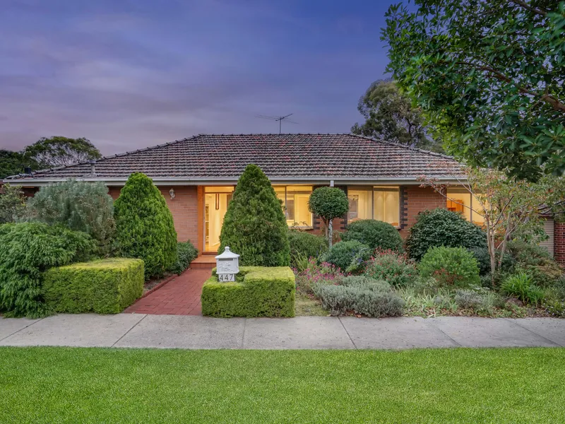 Spacious single-level house with frontage to Jennifer Court