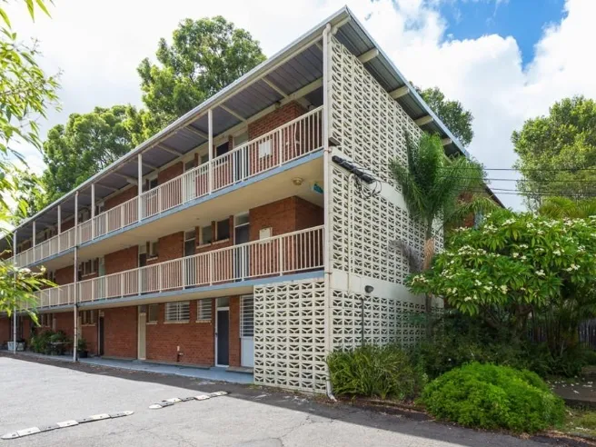 WELL PRESENTED STUDIO 