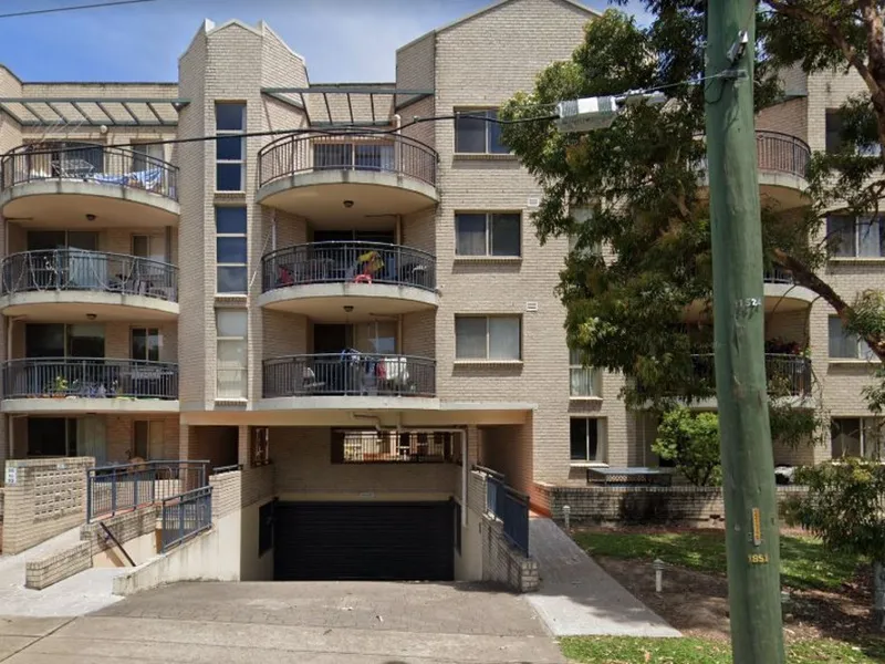 WELL PRESENTED GROUND FLOOR 2 BEDROOM UNIT!