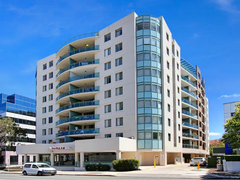 MODERN APARTMENT IN THE HEART OF BANKSTOWN