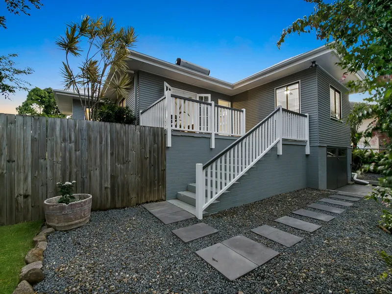 Stunning, Sophisticated & Charming