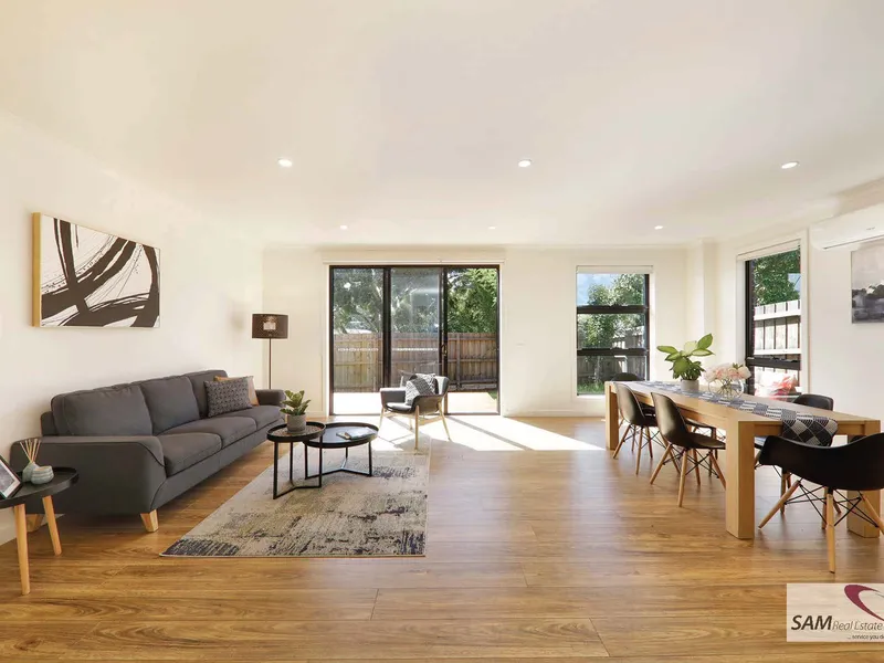Quality Sunlit Spacious Townhouse