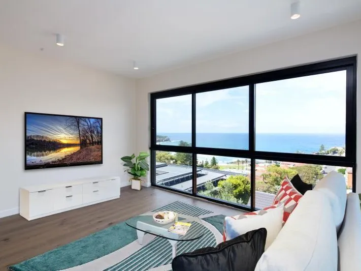 OVERSIZED AND MODERN APARTMENT IN COASTAL LOCATION WITH STUNNING OCEAN VIEWS