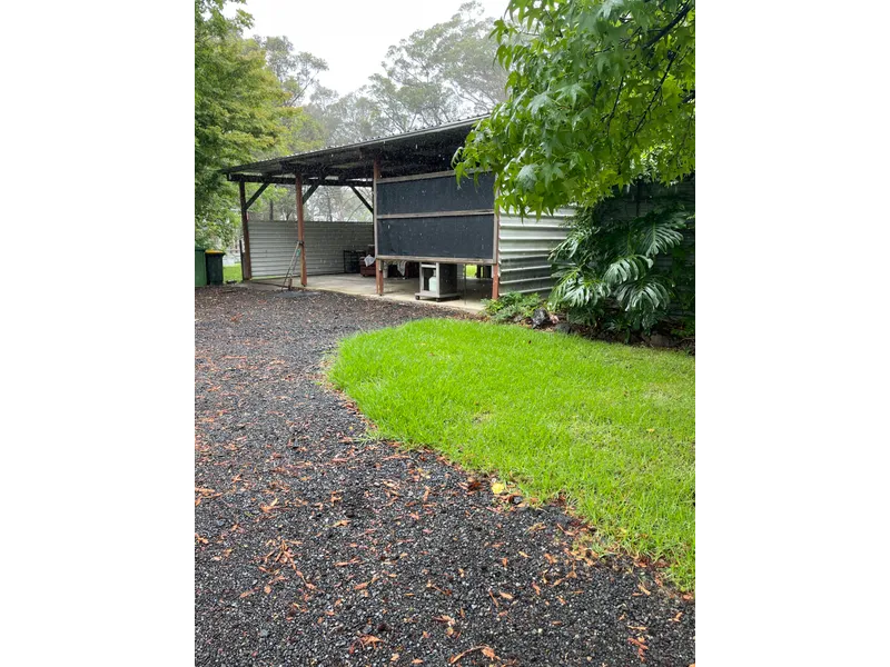 Well maintained granny flat - Suit mature single person.