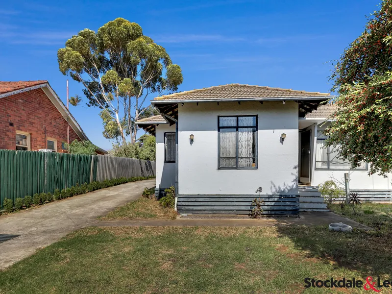 3 BEDROOM FAMILY HOME FOR RENT IN LAVERTON !!