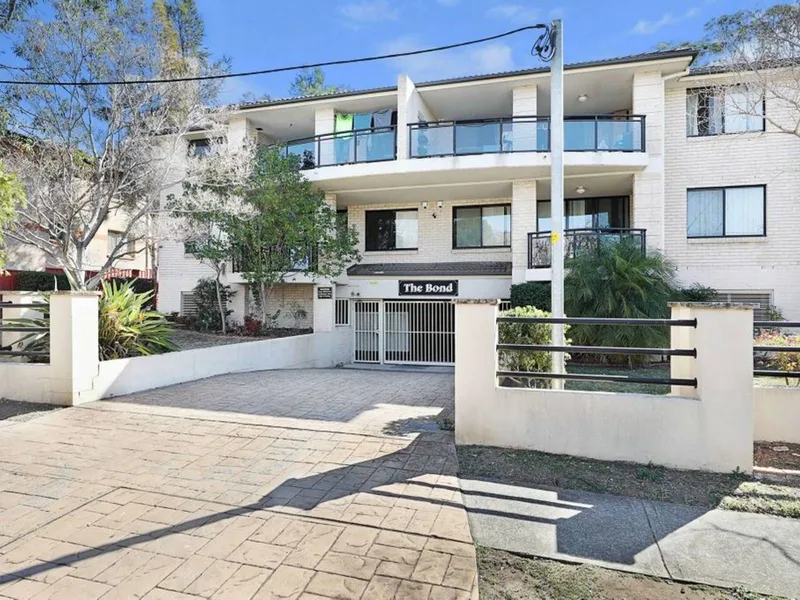 Conveniently located, spacious – 2 bedroom unit! **DEPOSIT TAKEN**
