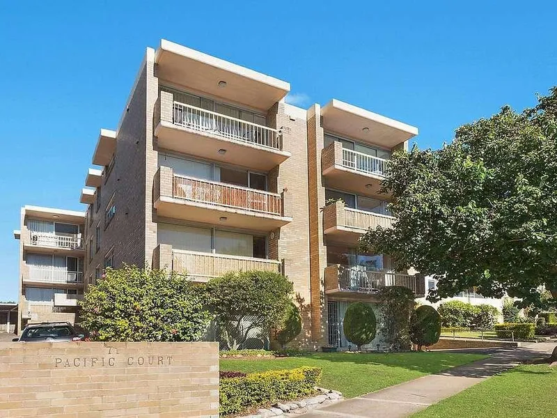 Modern Beachside 2 Bedroom Apartment