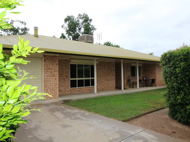 FAMILY HOME NESTLED IN GREENBAH